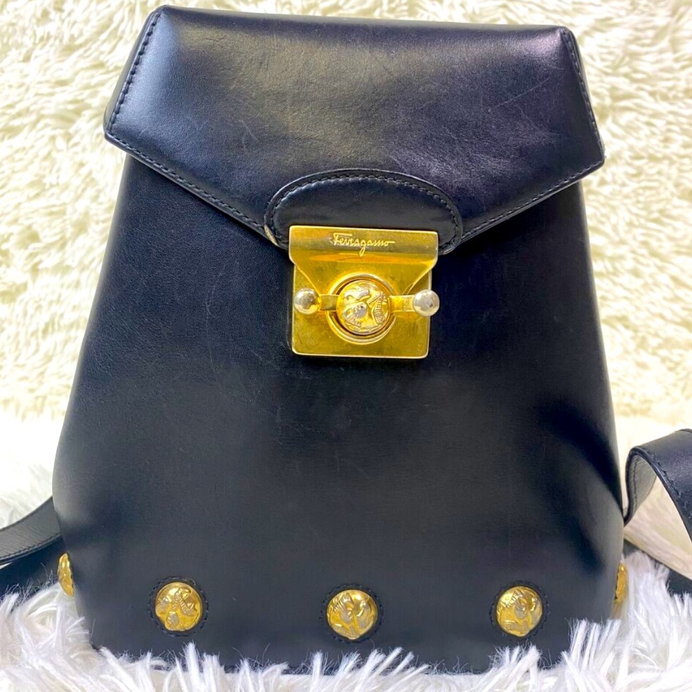 VINTAGE SALVATORE FERRAGAMO SWING CLASP BACKPACK PURSE